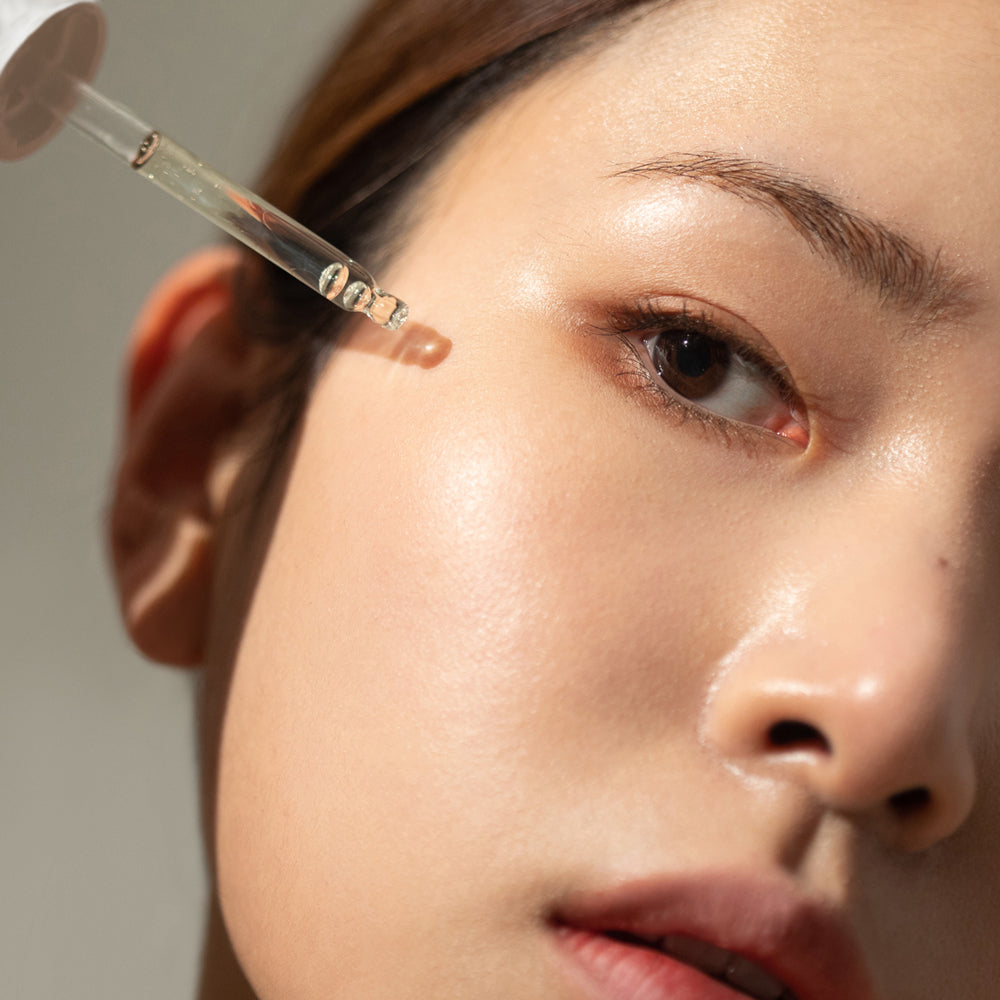 Haruharu Wonder Black Rice Facial Oil - texture