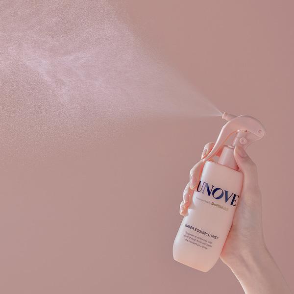 UNOVE Water Essence Mist 200ml - spray application