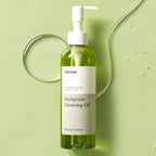 Manyo Herb Green Cleansing Oil, texture close-up and finish