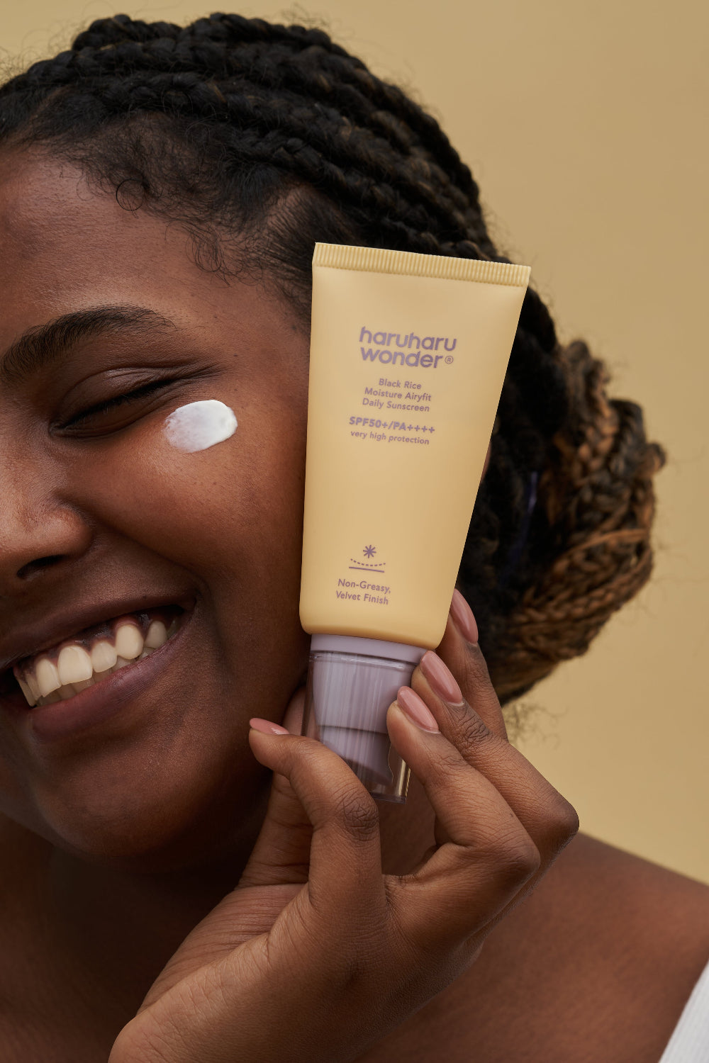 Haruharu Wonder Black Rice Moisture Airyfit Daily Sunscreen SPF50+ 50ml - texture