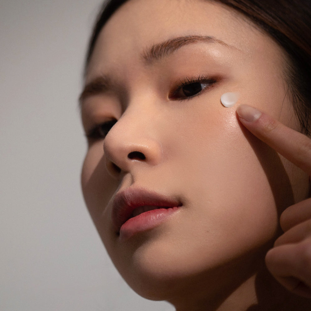 Haruharu Wonder Black Rice Bakuchiol Eye Cream 20ml - texture