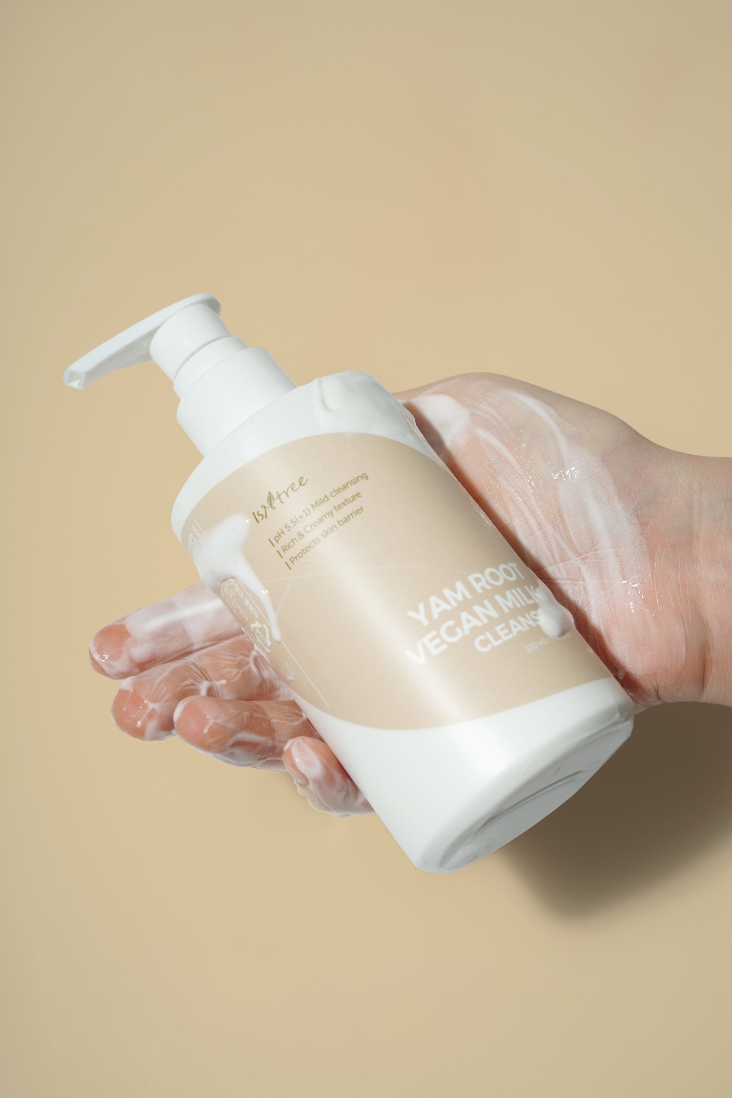 Isntree Yam Root Vegan Milk Cleanser 220ml