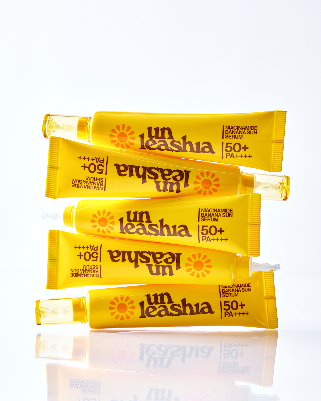 Unleashia Niacinamide Banana Sun Serum 40ml - application