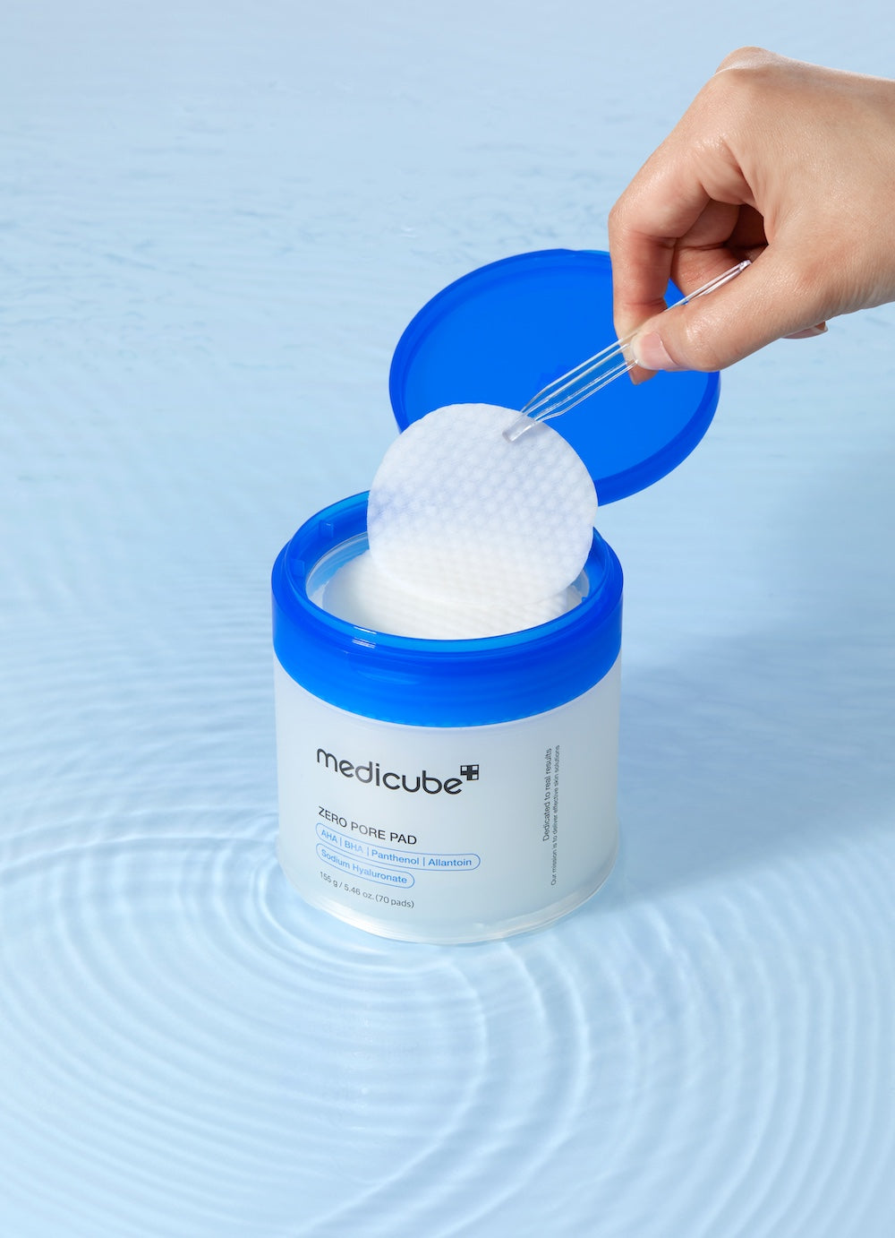 Medicube Zero Pore Pad 2.0 - lifestyle