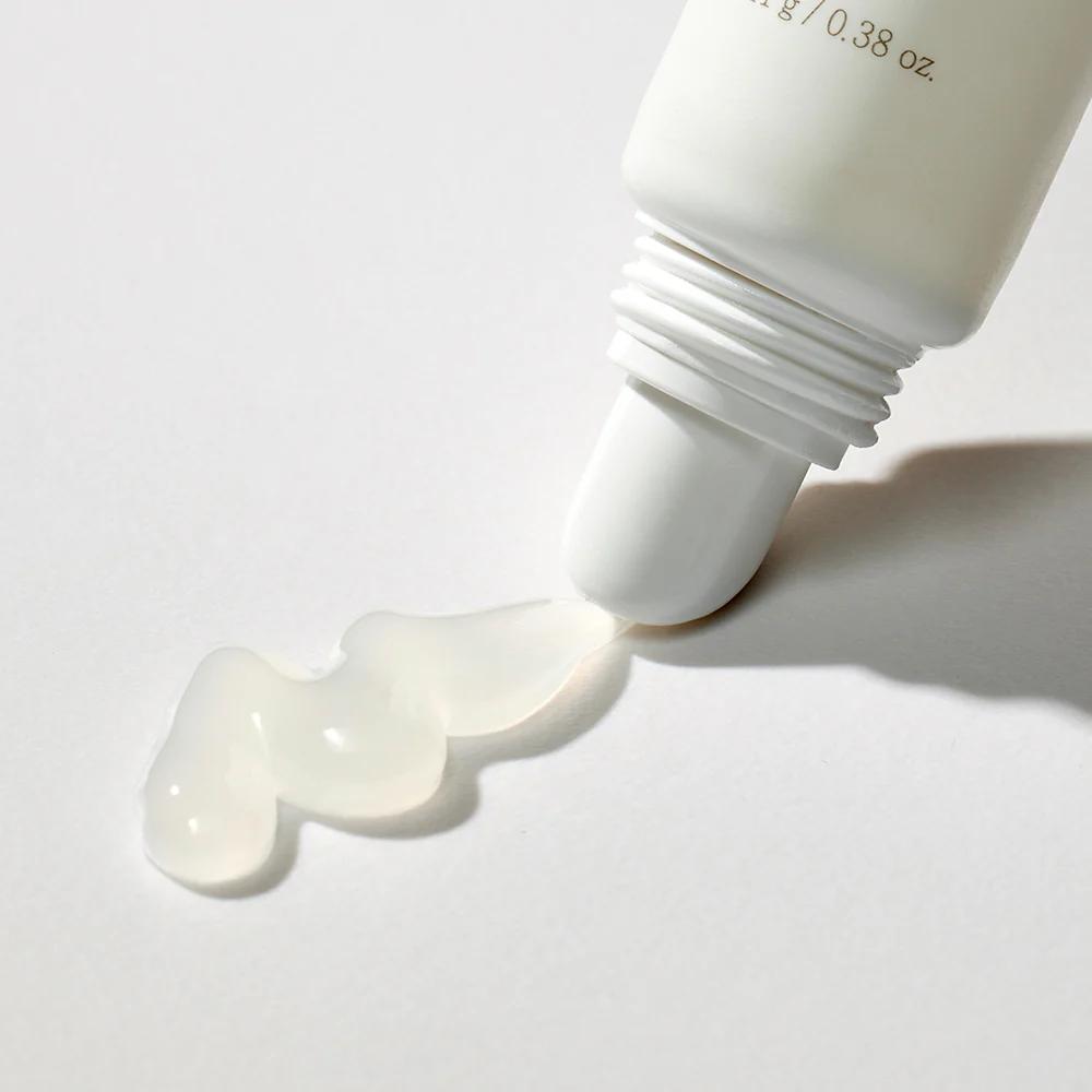 mixsoon Natural Bean Lip Mask Balm 11g with Sunflower Seed Wax that leaves lips smooth with a comfortable sheen